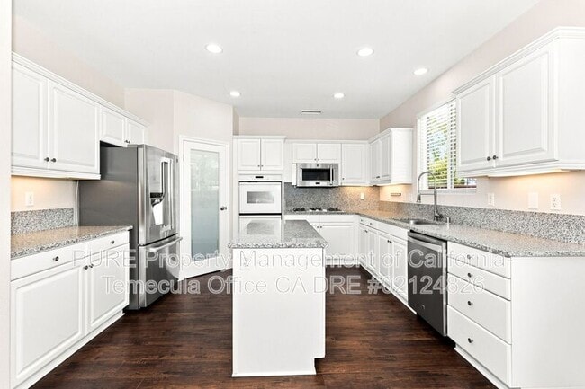 Building Photo - 38429 Clearbrook Dr