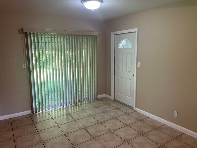Building Photo - Fort Myers Single Family Home