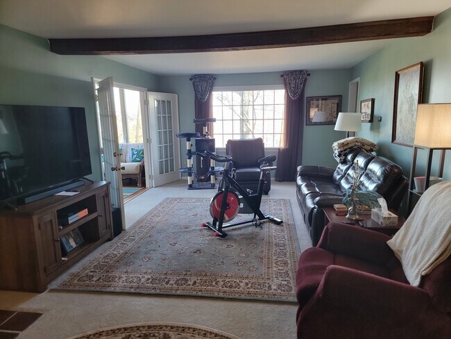 Family Room - 310 4th St