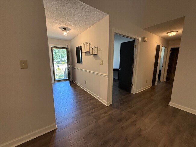 Building Photo - Single Family 3/2