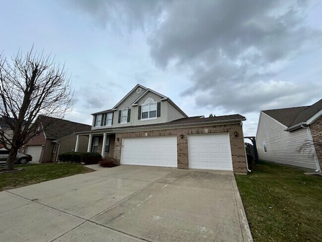 Building Photo - Beautiful 2 Story, 4 Bedroom, with a Full ...
