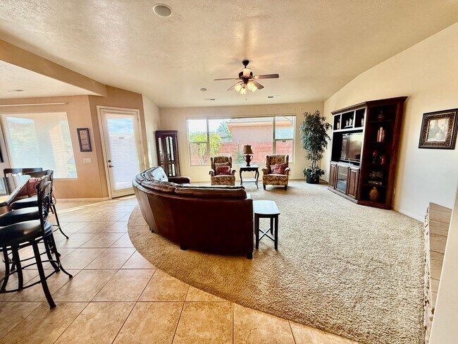 Building Photo - Lovely FURNISHED Three Bedroom Home in Ivins