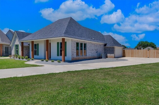Building Photo - 321 Newport Ln
