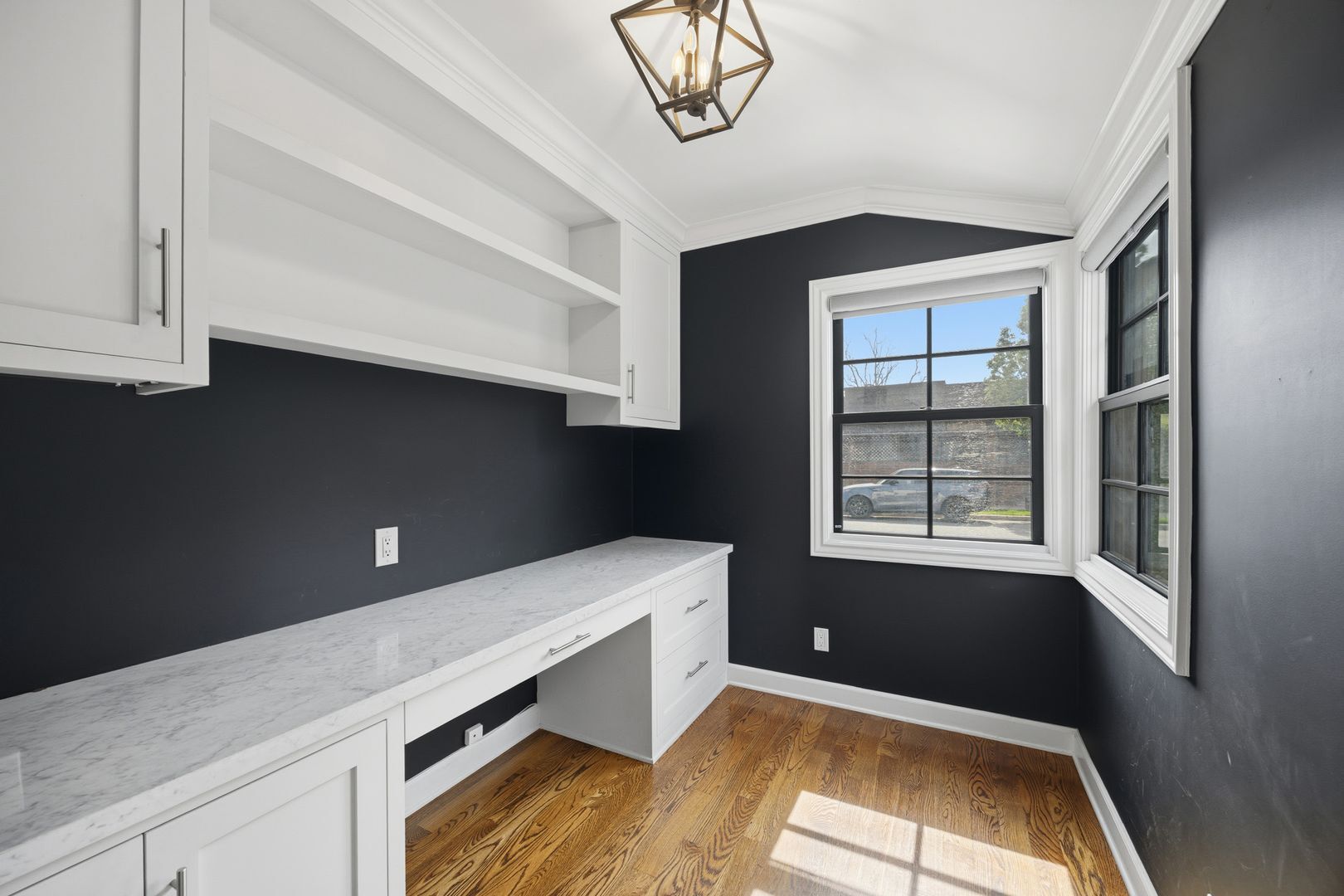 Building Photo - Beautiful Two-Story Burbank Home with Pool, Hardwood Floors & Guest House