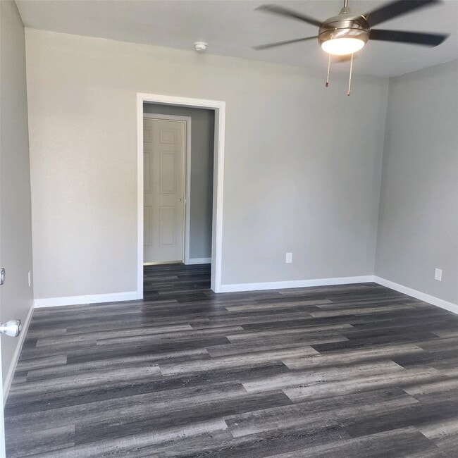 Building Photo - 122 Pineview Dr