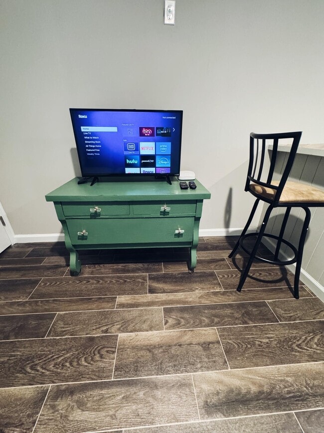 Building Photo - 474 Bob O Link Dr