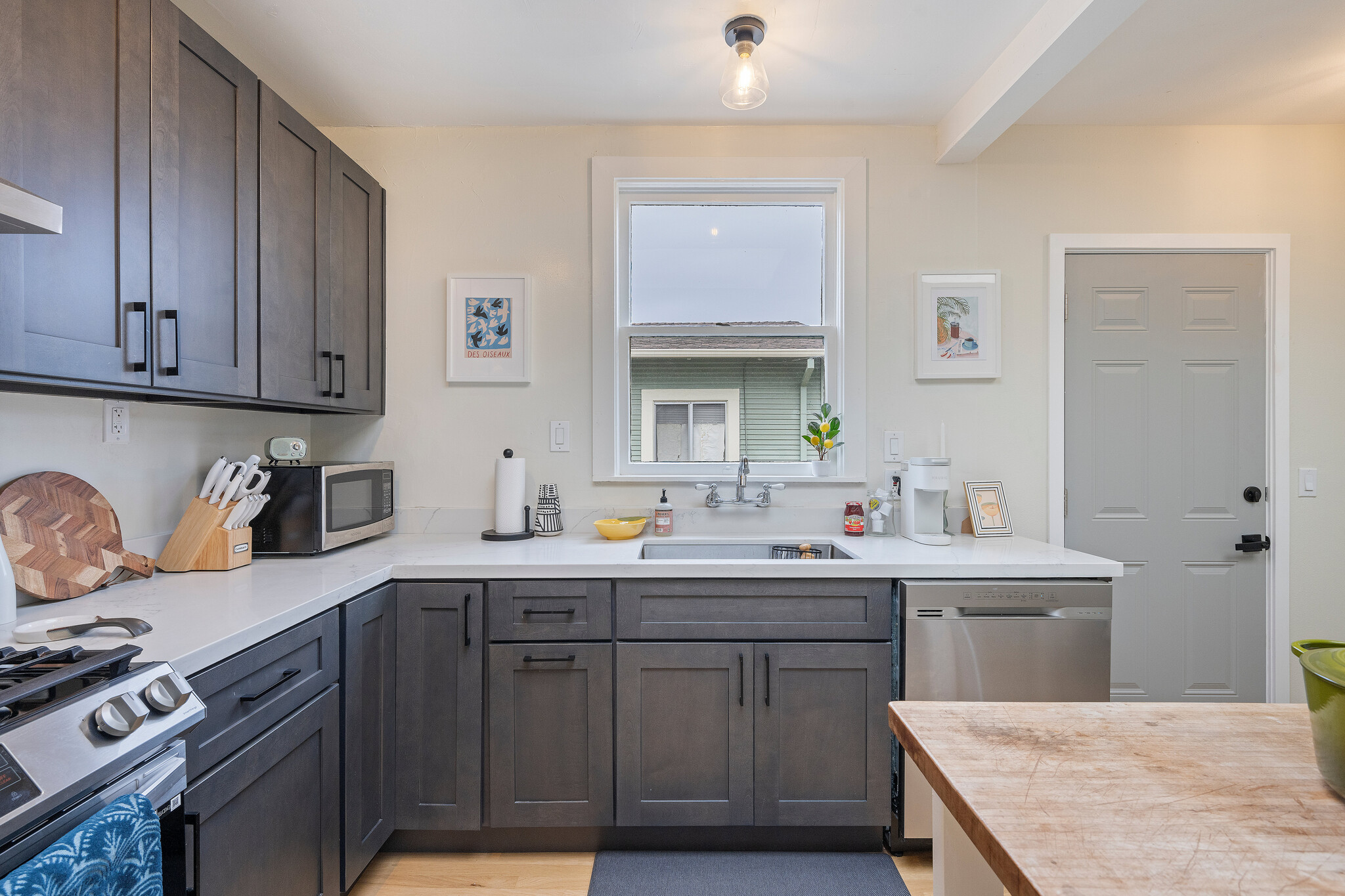 Building Photo - 3920 Quigley St