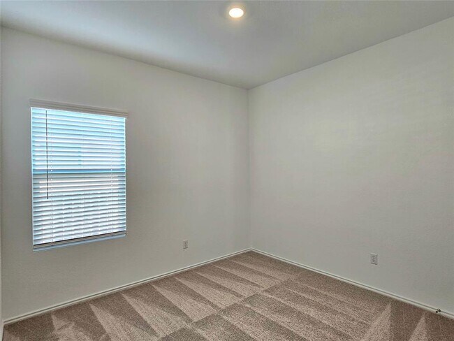 Building Photo - 418 Paddlefish Ln