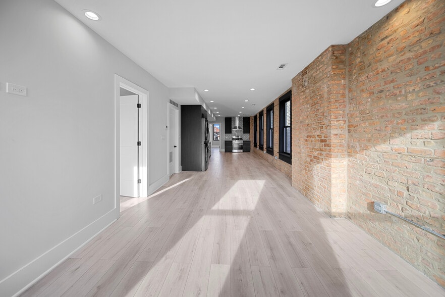 Building Photo - 1320 W 19th St