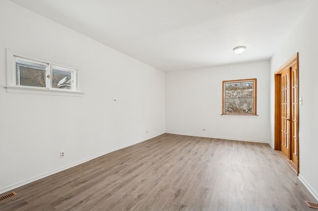 Building Photo - 2639 Prairie Ave