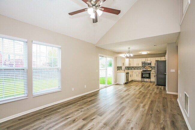 Building Photo - 7462 Carnation Ln