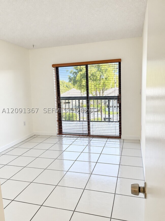 Building Photo - 13255 SW 88th Ln