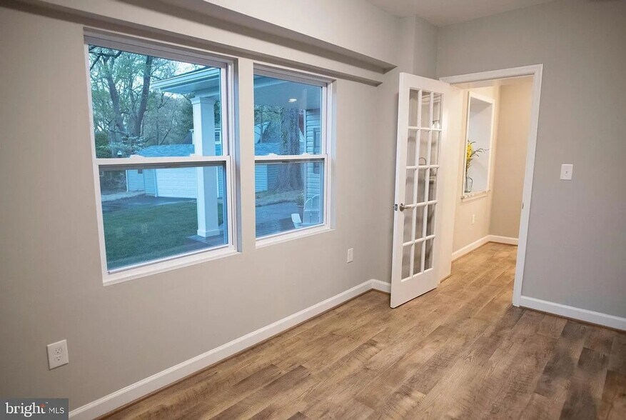 Building Photo - 211 Sillery Bay Rd