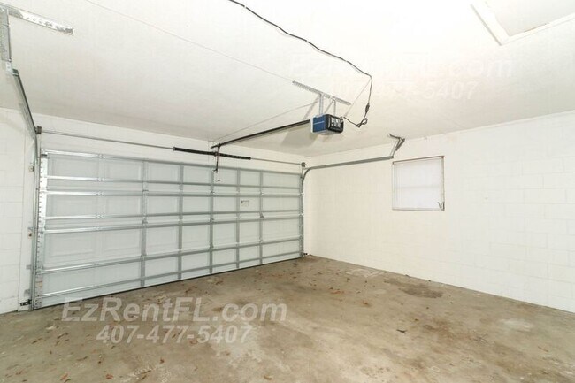 Building Photo - 858 Bishop Dr
