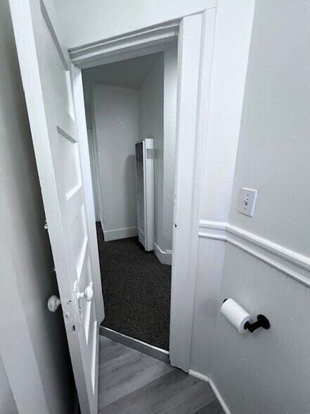 Building Photo - 709 32nd St