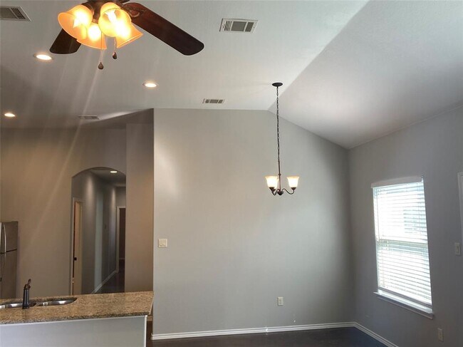 Building Photo - 234 Joanne Lp