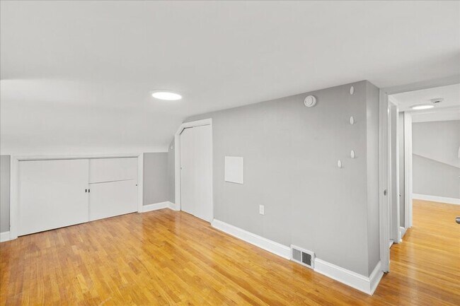 Building Photo - 51 George St