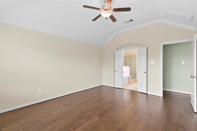 Building Photo - 15606 Kensington Bluff