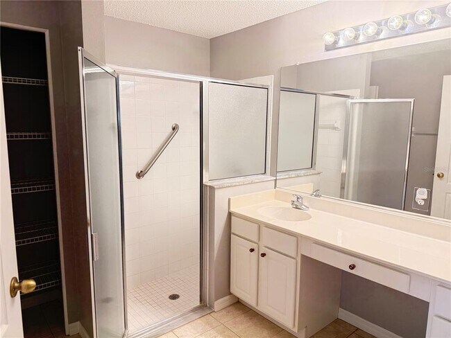 Building Photo - 2217 Brookfield Greens Cir