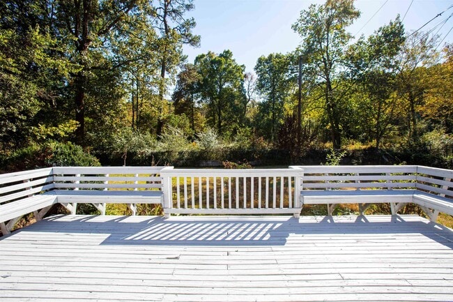 Building Photo - 29 Meadowbrook Dr
