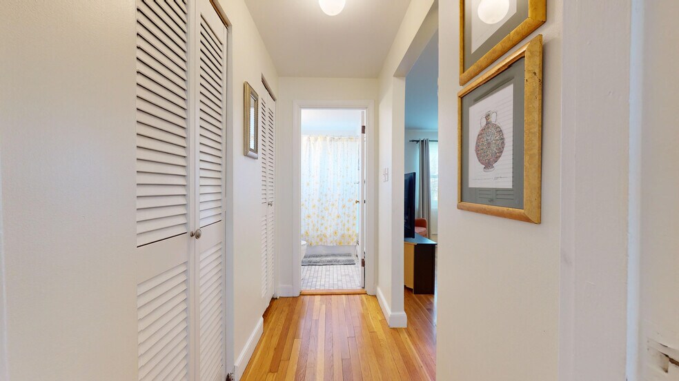 Building Photo - 99 Chestnut St