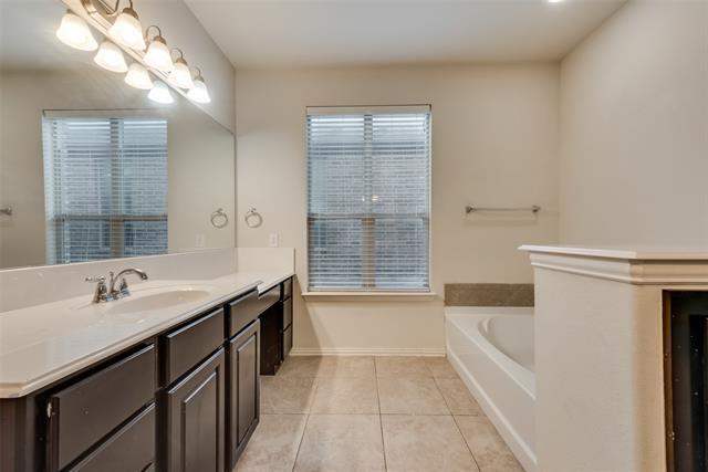 Building Photo - 10620 Sexton Dr