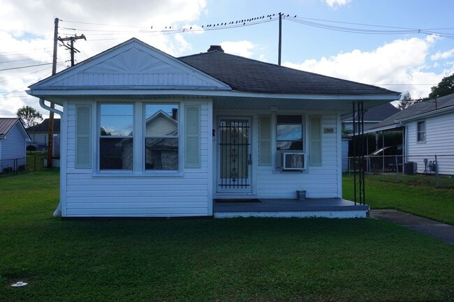 Primary Photo - Comfortable One-Level Living in a Prime Location!