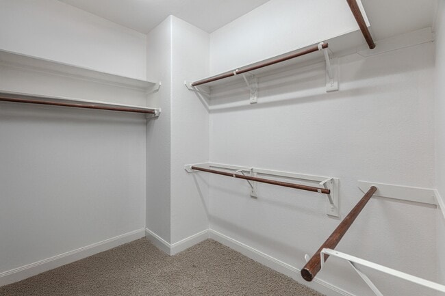 Building Photo - 30 Fury Ranch Pl