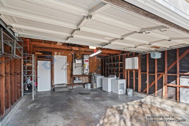 Building Photo - 246 St Andrews St