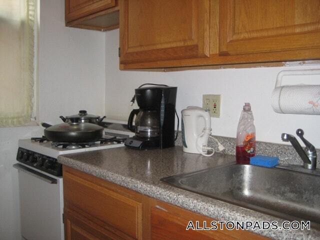 Building Photo - 15 Scottfield Rd