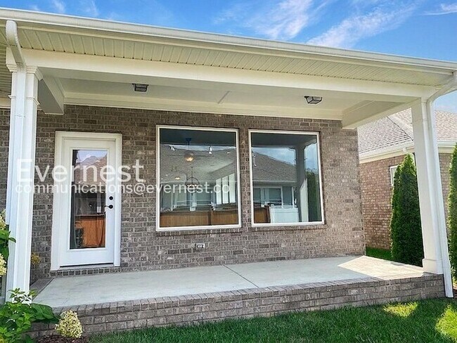 Building Photo - 3-Bed/3-Bath Modern Single Family Home with Attached Garage/Available Soon!