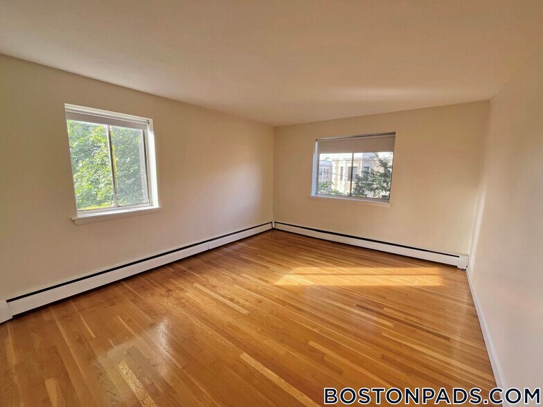 Building Photo - 75 Gardner St