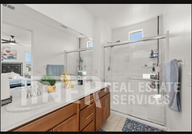 Building Photo - 5301 E Commerce Way