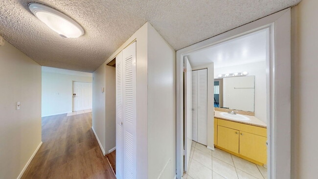 Building Photo - 1174 Lake Terry Dr