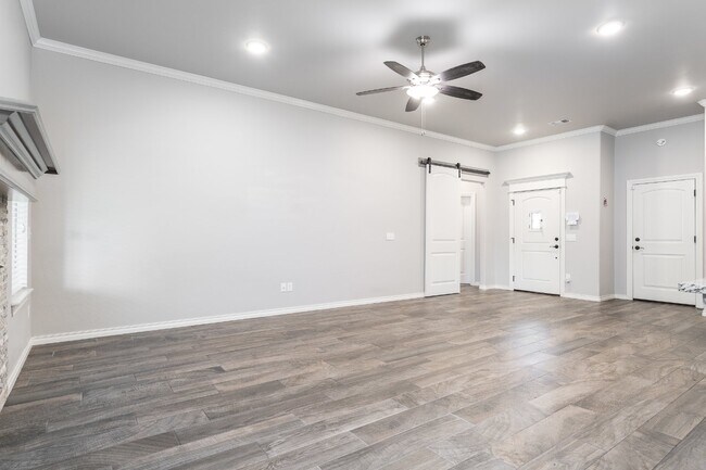 Building Photo - Beautiful Home in Woodland Park