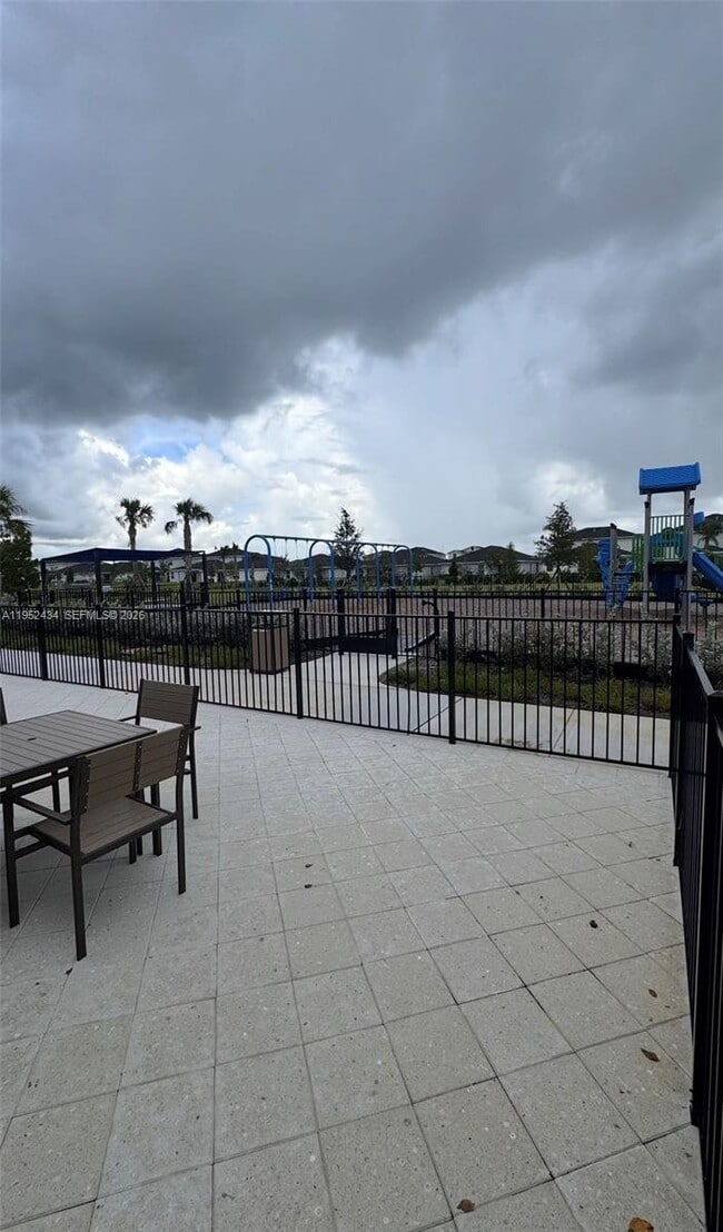 Building Photo - 6712 Cloverdale Ave