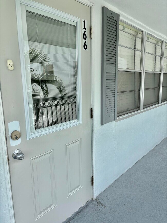 Building Photo - 166 Sheffield G