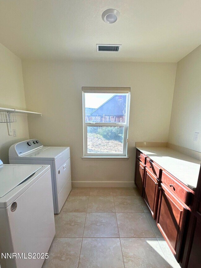 Building Photo - 7635 Souverain Ln