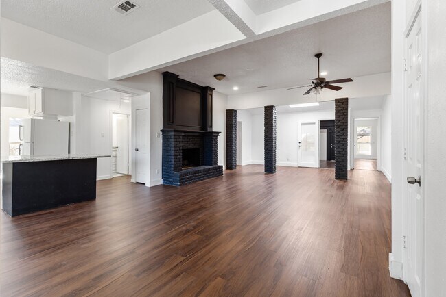 Building Photo - Updated in Garland