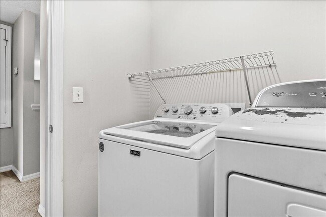 Building Photo - 1527 Angler Avenue