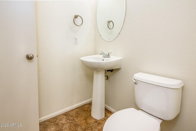Building Photo - 44640 Yucca Ln