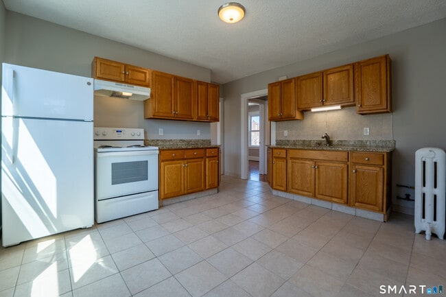 Building Photo - 47-49-49 Roxbury St