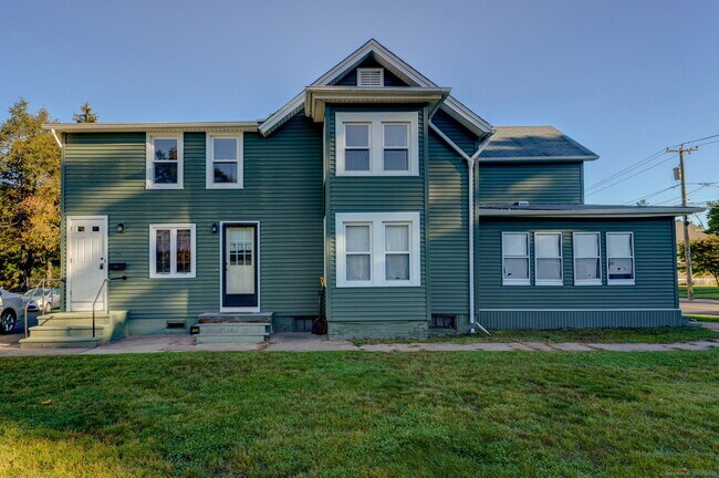 Building Photo - 274 Bristol St