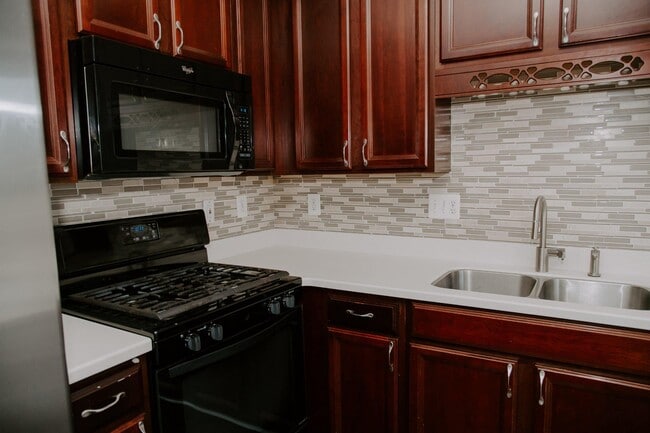 Building Photo - 110 Quinton Oaks Cir