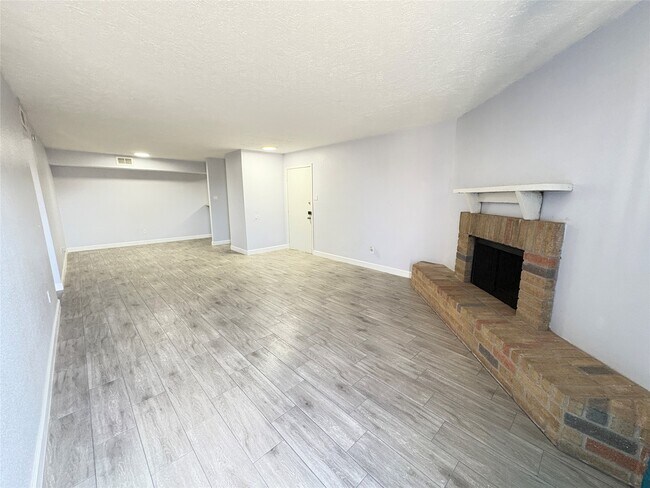 Building Photo - 10555 Turtlewood Ct