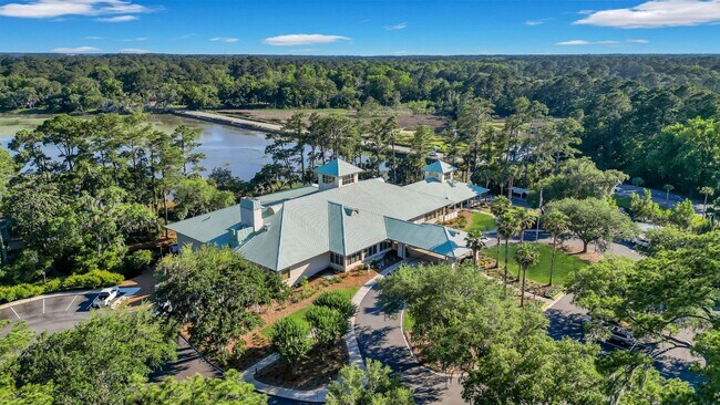Building Photo - Enjoy Lowcountry living in this beautifully updated 3-Bed, 2-Bath home in Moss Creek!