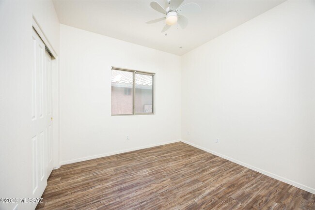Building Photo - 8403 N Coyote View Ct