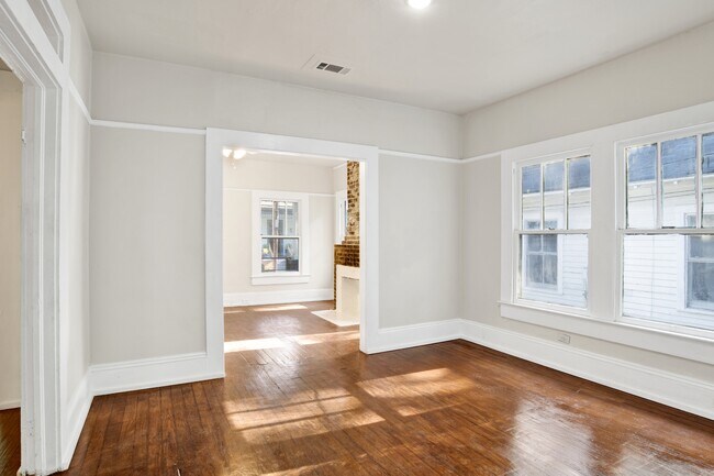 Building Photo - 1157 New St Francis St