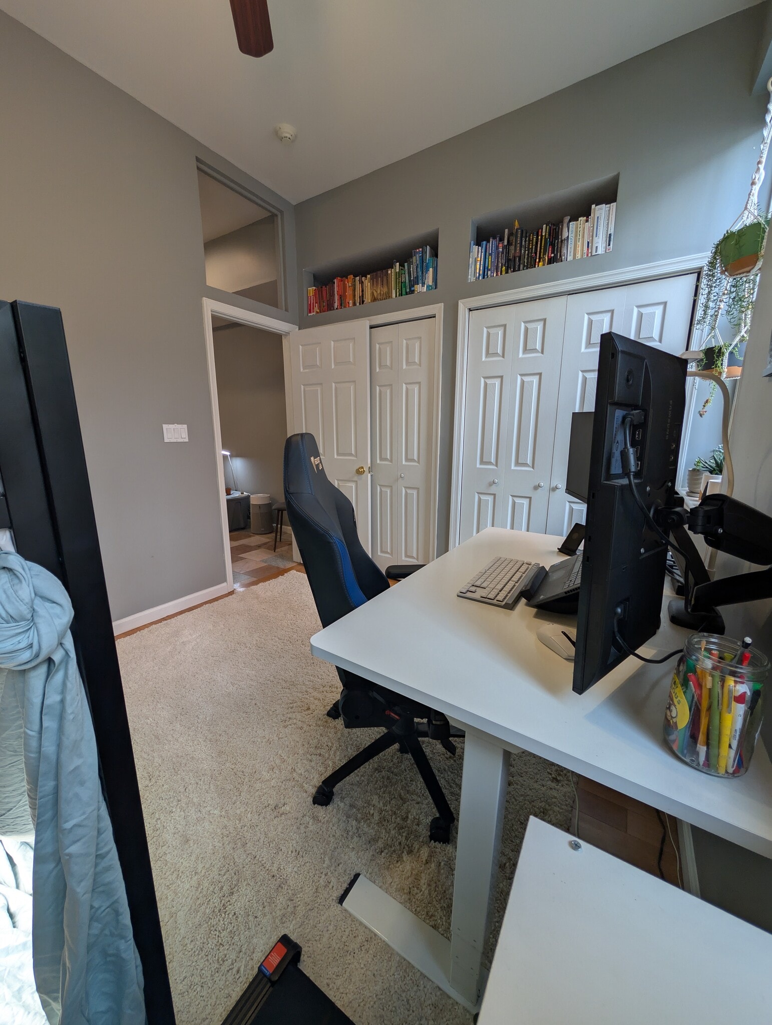 Building Photo - 4219 Ridge Ave