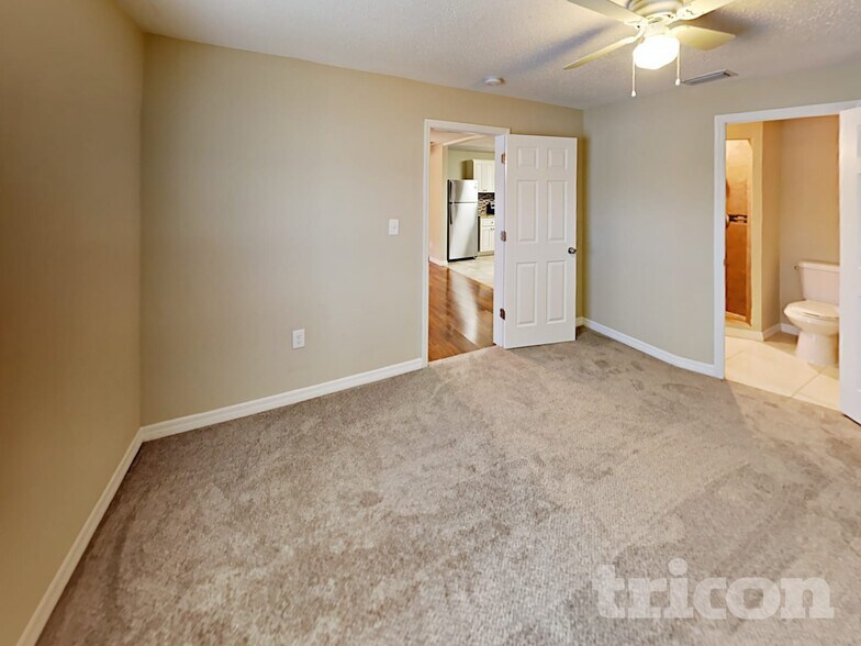 Building Photo - 7812 Tiburon Dr